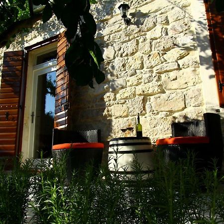 Old House Apartment Sveti Filip i Jakov Exterior foto