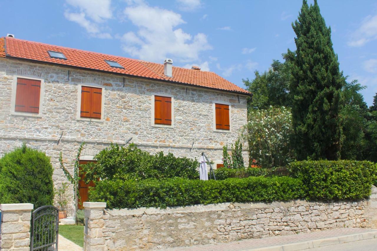 Old House Apartment Sveti Filip i Jakov Exterior foto